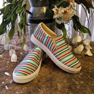 New Womens EverGlade Slip On Sneakers Aztec Stripe Size 9